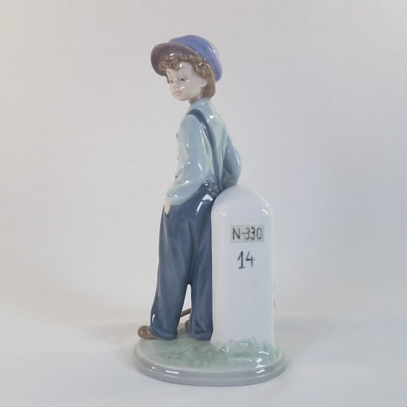 LLadro 5400 The Wanderer Traveling Boy Figurine READ 8.25" Retired Porcelain - Picture 6 of 15